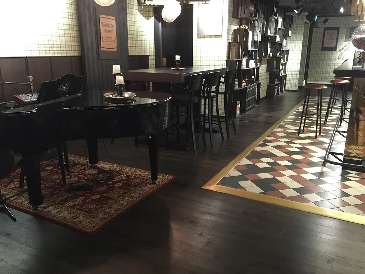 Vinyllocking Santiago Oak Harrys