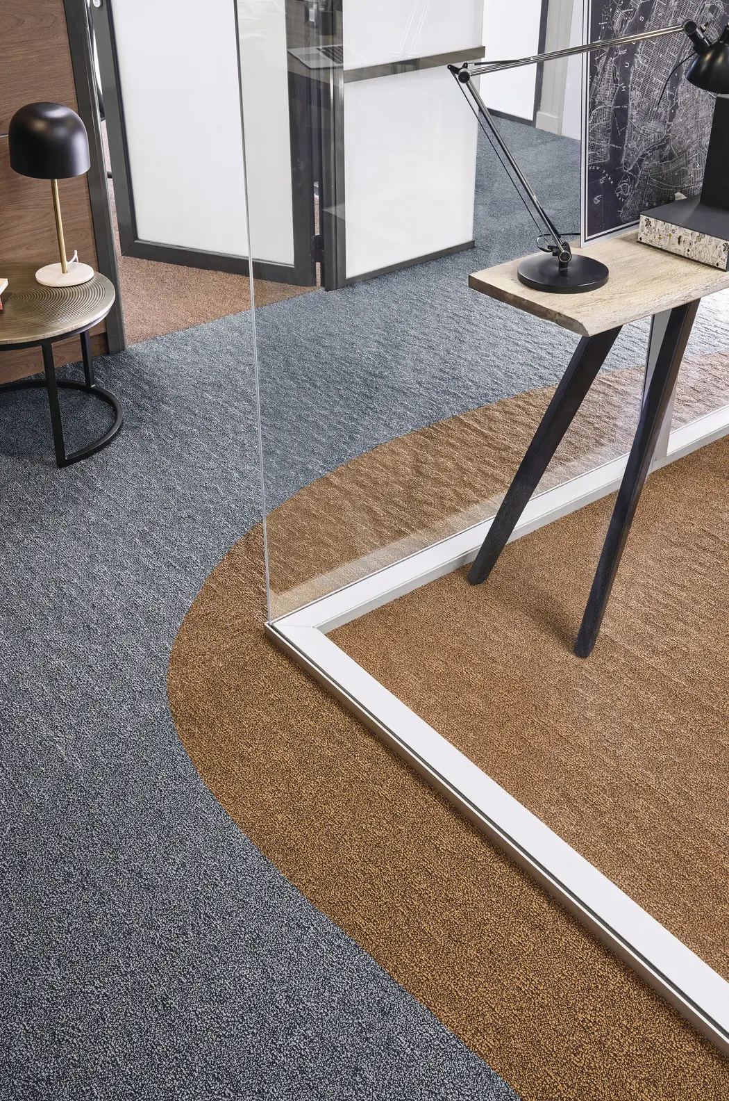 72 Dpi 4C7Z Closeup Carpet Gravel 180 Gravel 680 BROWN 1